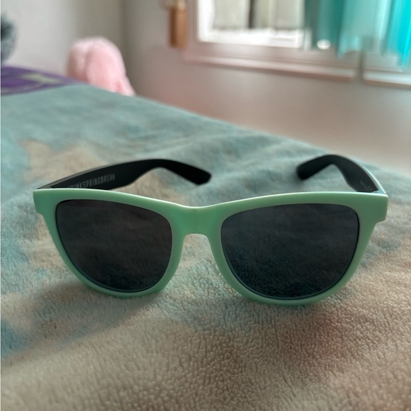 Pink sunglasses from the 2000s - Picture 3 of 6